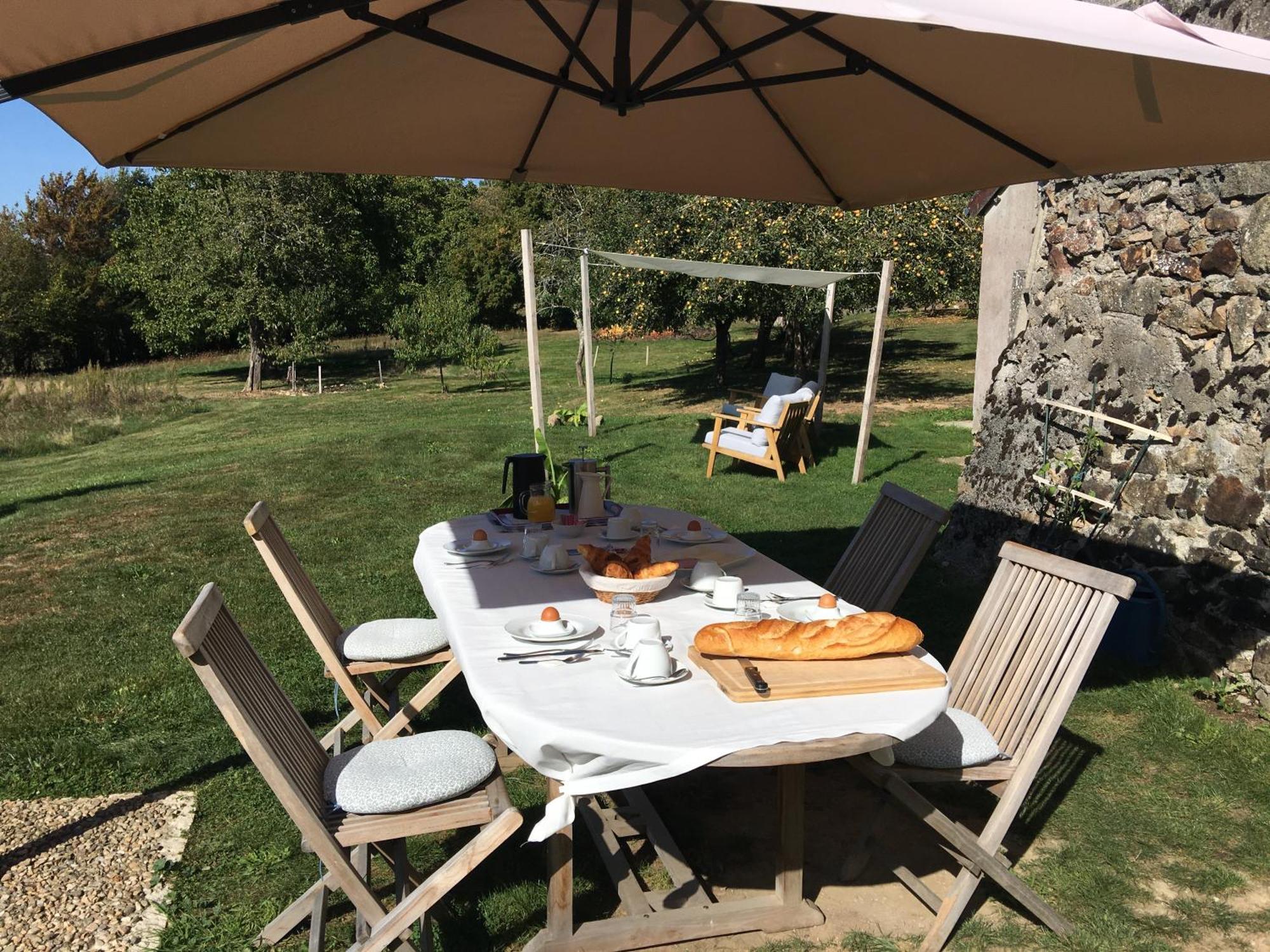 La Mirabelle Bed and Breakfast Saint-Pierre-de-Fursac Exteriör bild