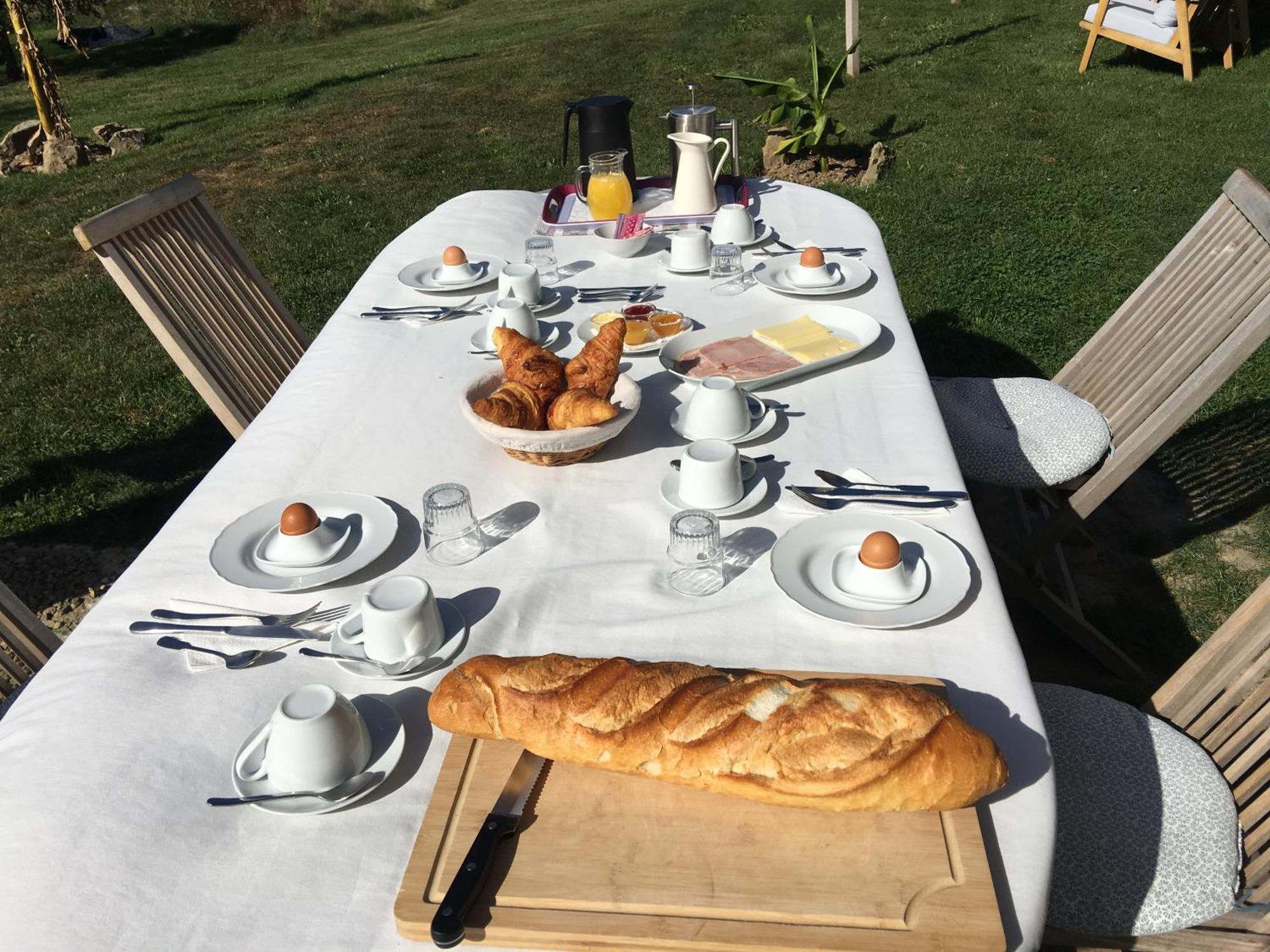 La Mirabelle Bed and Breakfast Saint-Pierre-de-Fursac Exteriör bild